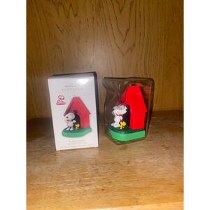 Hallmark Keepsake In the Groove Snoopy & Woodstock Ornament 2010